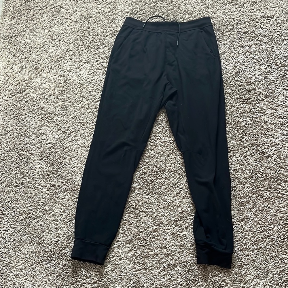 Lululemon Medium Black men’s Joggers/Sweatpants